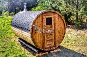 tønde sauna med træfyret Harvia varmeapparat